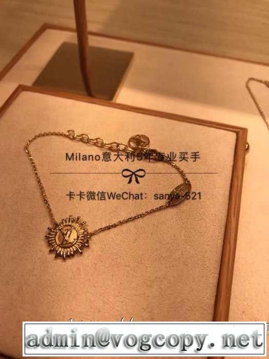 2019年の春夏に着たい   ブレスレット 夏っぽさ新作アイテム ルイ ヴィトン LOUIS VUITTON 元気な印象のコーデ