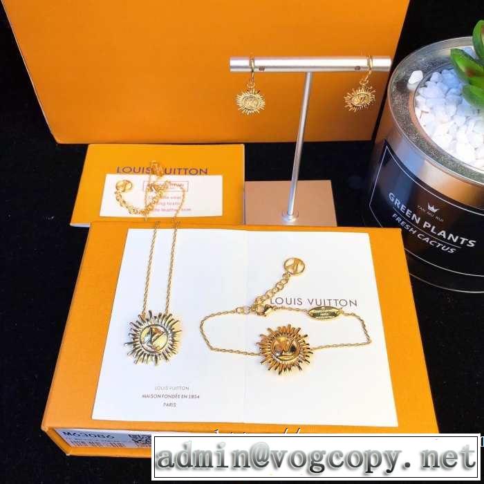 2019年の春夏に着たい   ブレスレット 夏っぽさ新作アイテム ルイ ヴィトン LOUIS VUITTON 元気な印象のコーデ