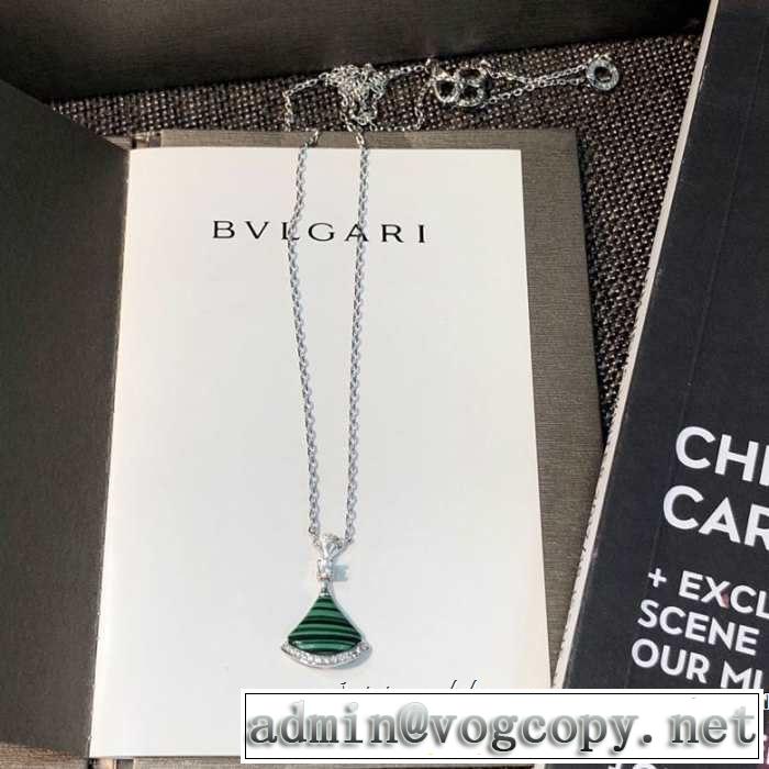 ブルガリ BVLGARI ネックレス 魅力的なカラー使い 《2019年》今、注目のストリート