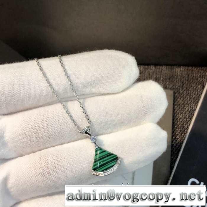 ブルガリ BVLGARI ネックレス 魅力的なカラー使い 《2019年》今、注目のストリート