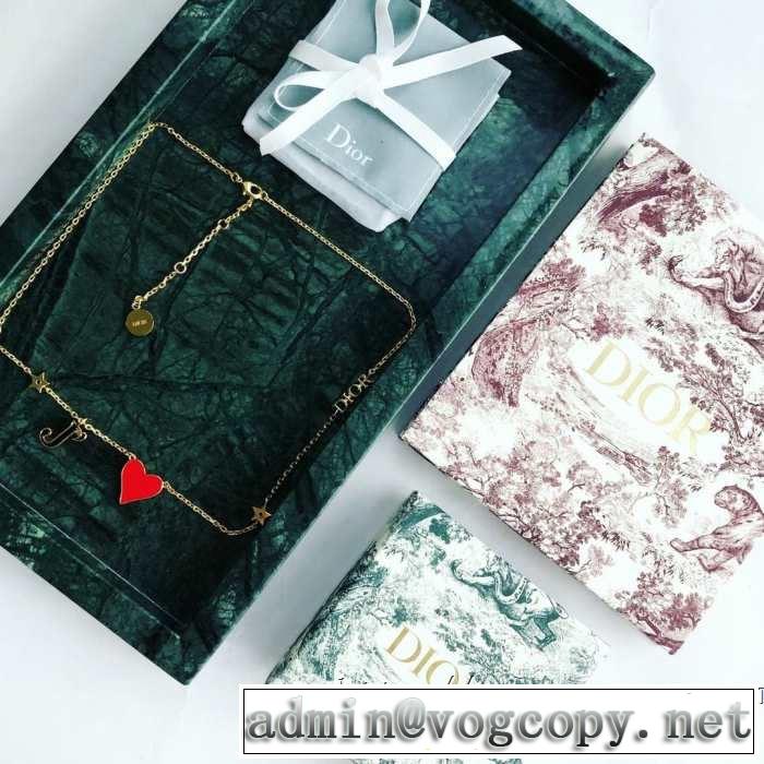 ネックレス 大人カジュアル夏ファッション2019 魅力的なカラー使い ディオール DIOR