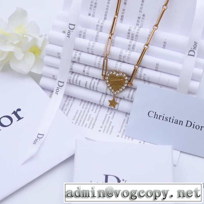 【2019年】夏のファッション ディオール DIOR ネックレス 暑い今こそ活躍させたい！