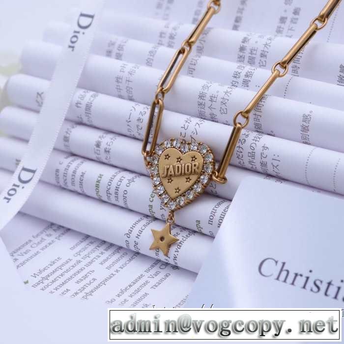 【2019年】夏のファッション ディオール DIOR ネックレス 暑い今こそ活躍させたい！