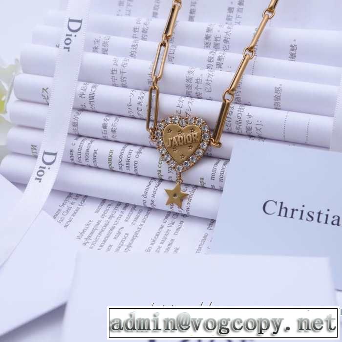 【2019年】夏のファッション ディオール DIOR ネックレス 暑い今こそ活躍させたい！