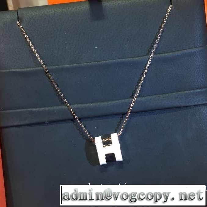 エルメス HERMES ネックレス 春夏アイテムから新たに登場！ 海外セレブが注目アイテム