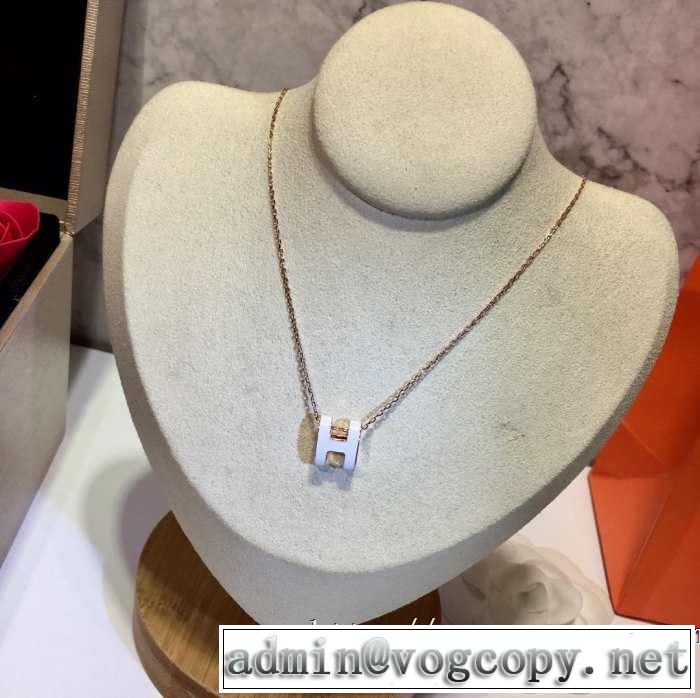 エルメス HERMES ネックレス 春夏アイテムから新たに登場！ 海外セレブが注目アイテム