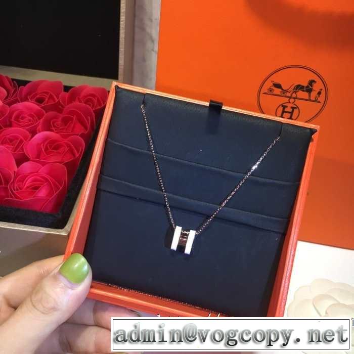 エルメス HERMES ネックレス 春夏アイテムから新たに登場！ 海外セレブが注目アイテム