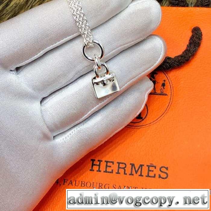 ネックレス  エルメス HERMES 2019春夏トレンドカラー 最新トレンドファッション新着