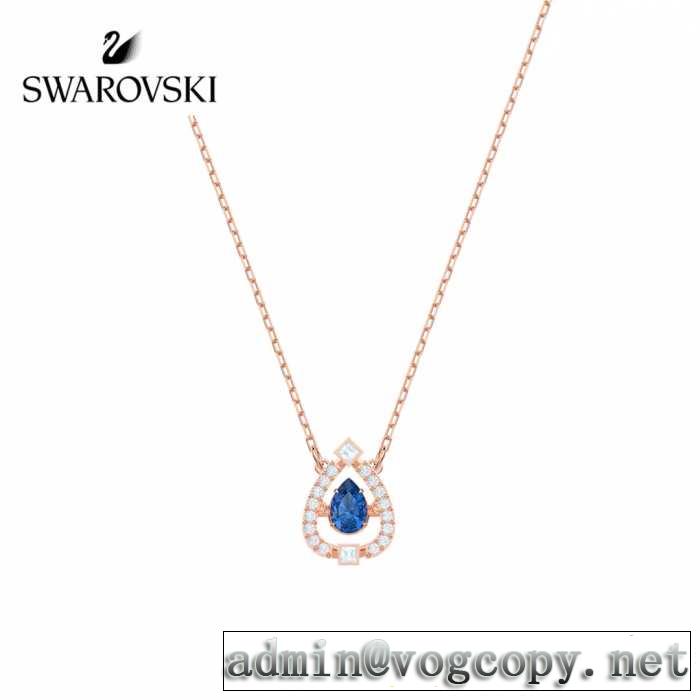 2019春夏トレンドアイテム スワロフスキー SWAROVSKI ネックレス 一気にトレンド感満載な着こなし