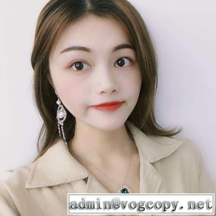 ネックレス スワロフスキー SWAROVSKI 大人カジュアル夏ファッション2019 暑い季節も大活躍
