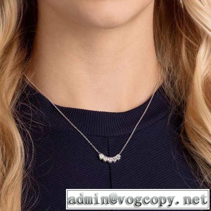 ネックレス おすすめ大人かわいい着こなし 2019年の春夏に着たい スワロフスキー SWAROVSKI