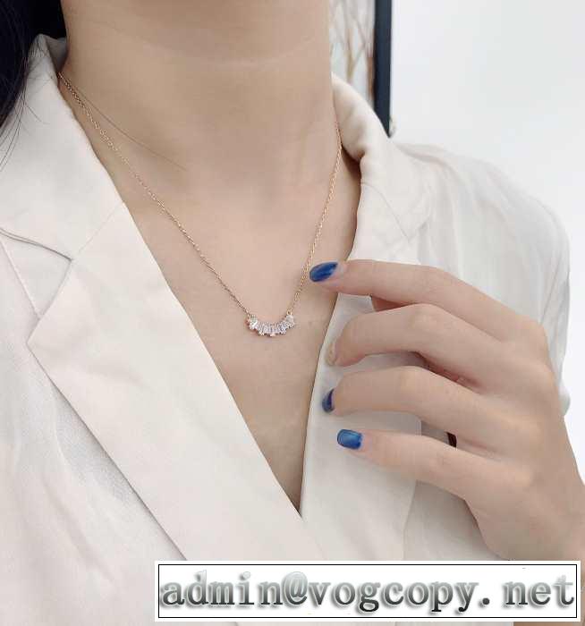 ネックレス おすすめ大人かわいい着こなし 2019年の春夏に着たい スワロフスキー SWAROVSKI