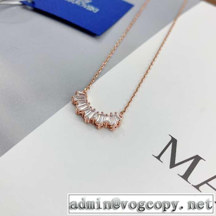 ネックレス おすすめ大人かわいい着こなし 2019年の春夏に着たい スワロフスキー SWAROVSKI