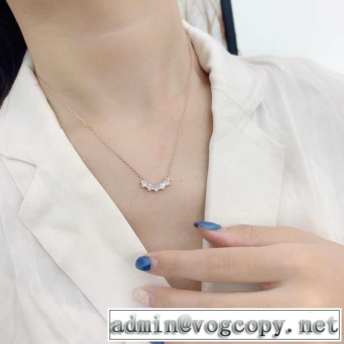 ネックレス おすすめ大人かわいい着こなし 2019年の春夏に着たい スワロフスキー SWAROVSKI