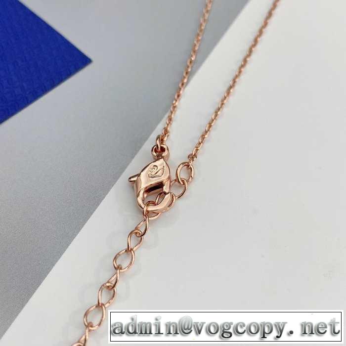 ネックレス おすすめ大人かわいい着こなし 2019年の春夏に着たい スワロフスキー SWAROVSKI