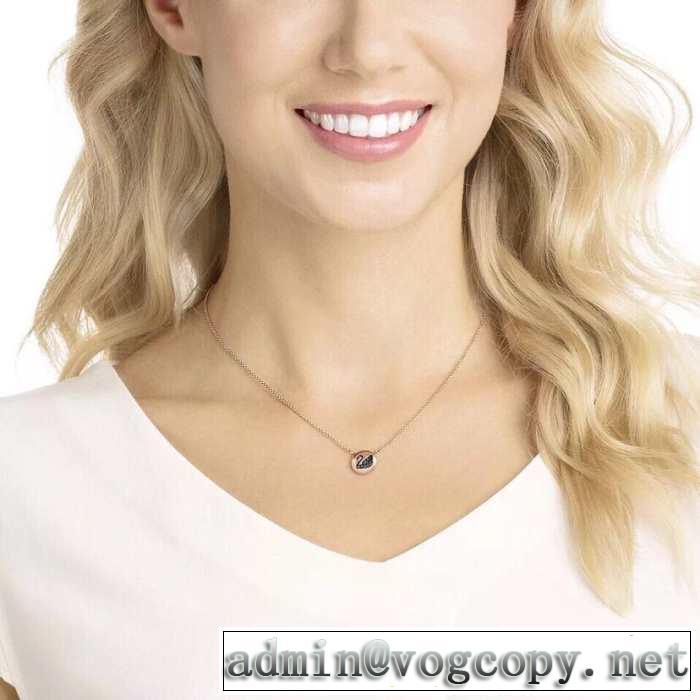 ネックレス スワロフスキー SWAROVSKI 2019年春夏のトレンドアイテム おしゃれな大人の着こなし