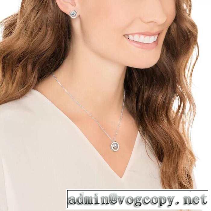 2019年春夏流行ファッション 大人の可愛さを引き立て スワロフスキー SWAROVSKI ネックレス