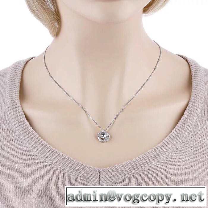 2019年春夏流行ファッション 大人の可愛さを引き立て スワロフスキー SWAROVSKI ネックレス