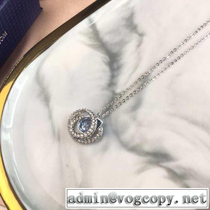 2019年春夏流行ファッション 大人の可愛さを引き立て スワロフスキー SWAROVSKI ネックレス