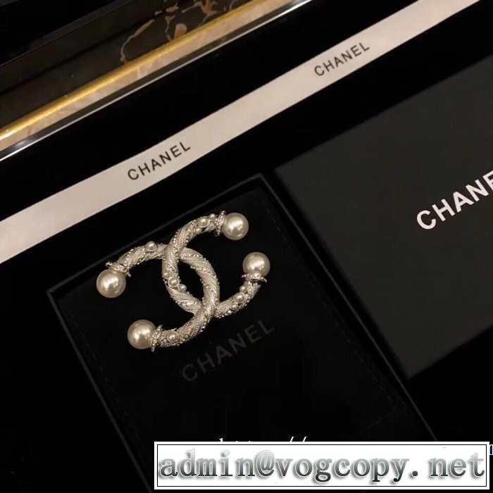 CH CH ブローチ 2色可選 2019春夏のトレンド新商品 魅力的なカラー使い