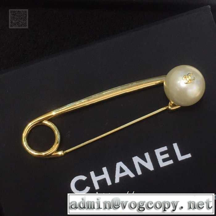2019年春夏シーズンの人気 オシャレ印象で人気の高い CH CH ブローチ