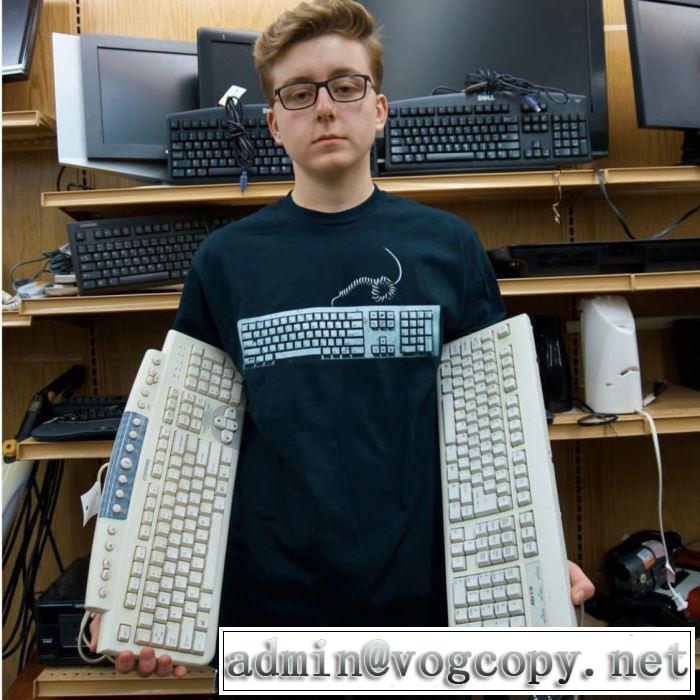 夏おすすめ人気ブランドアイテム Supreme 19ss Keyboard TEE Tシャツ/半袖 2色可選 特に夏は人気アイテム