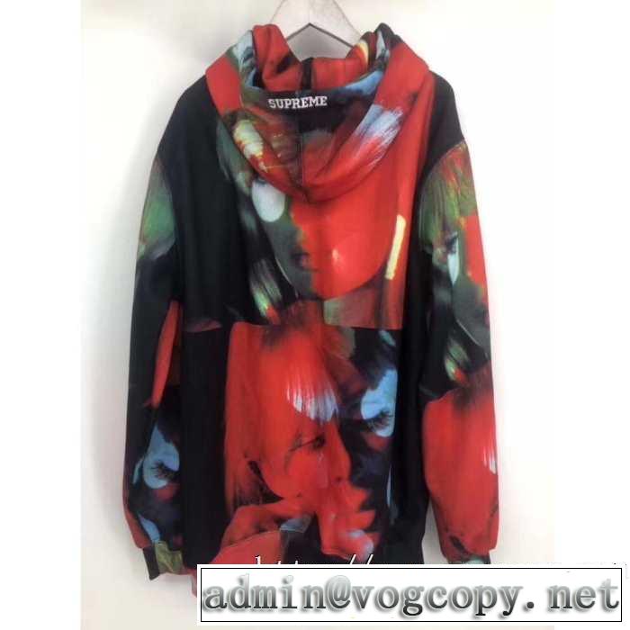 シュプリーム 秋冬コーデと相性がいい SUPREME 2019トレンド秋冬おすすめ安い パーカー おしゃれなファッションコーデ