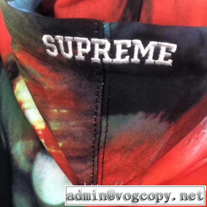 シュプリーム 秋冬コーデと相性がいい SUPREME 2019トレンド秋冬おすすめ安い パーカー おしゃれなファッションコーデ