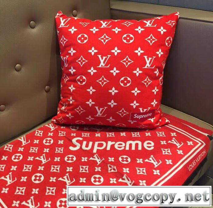 SUPREME 枕を抱く 2019秋冬最重要アイテム シュプリーム 人気ファッション雑誌でも掲載