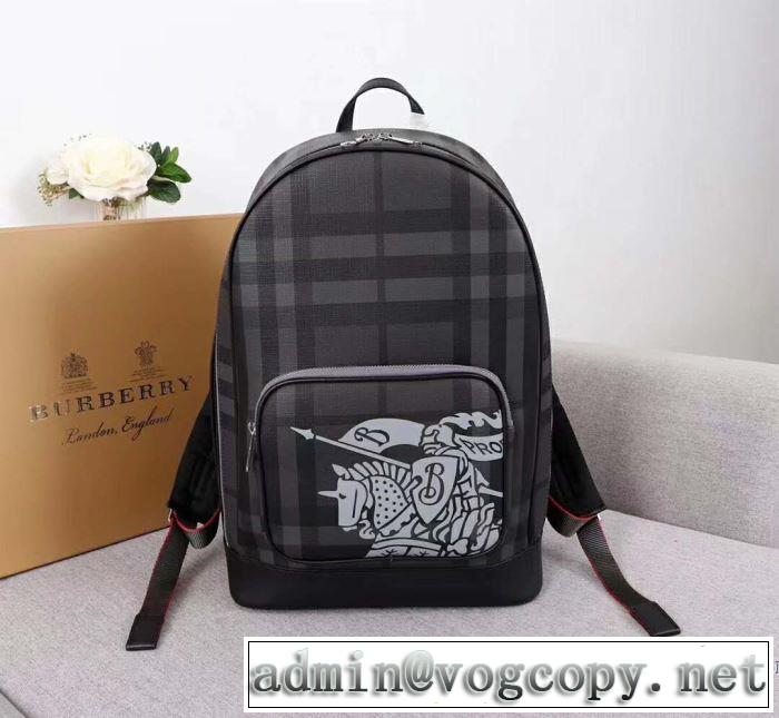 リュック 大人カジュアル夏ファッション2019 春夏シンプルファッションでOK！  バーバリー BURBERRY