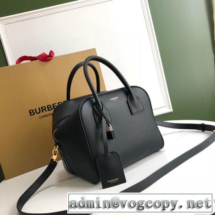 レディースバッグ スタイルUPして着こなす  バーバリー 2019年春夏のトレンドアイテム BURBERRY おしゃれな大人の着こなし