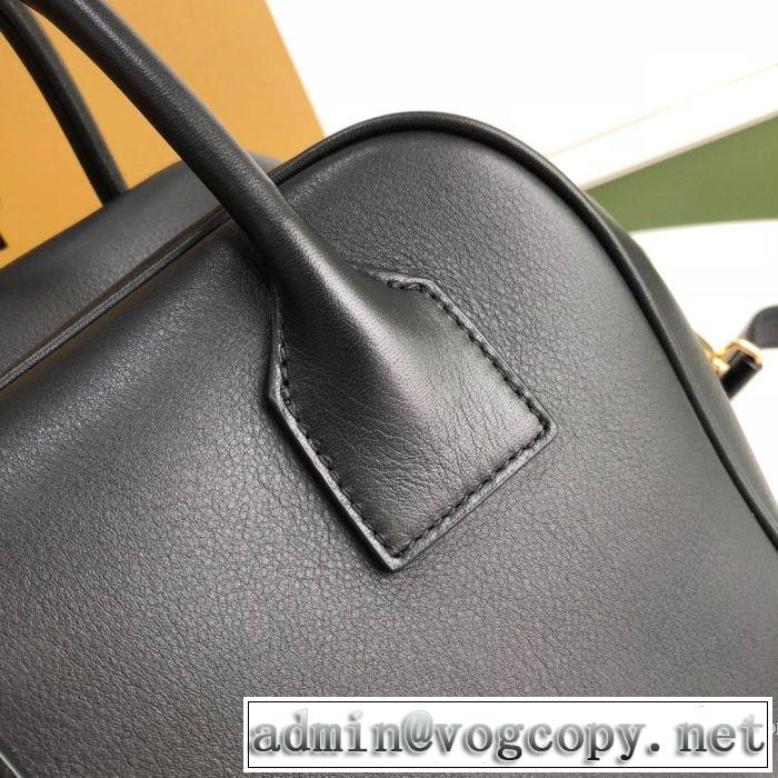 レディースバッグ スタイルUPして着こなす  バーバリー 2019年春夏のトレンドアイテム BURBERRY おしゃれな大人の着こなし