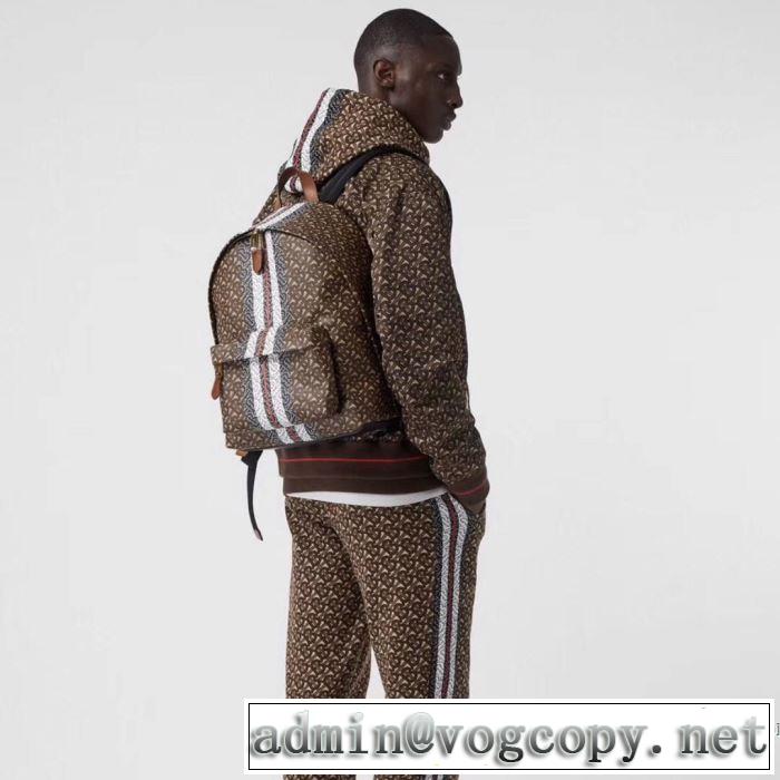春夏のトレンドアイテム リュック  大人の可愛さを引き立て  バーバリー BURBERRY 大人カジュアル夏ファッション2019 