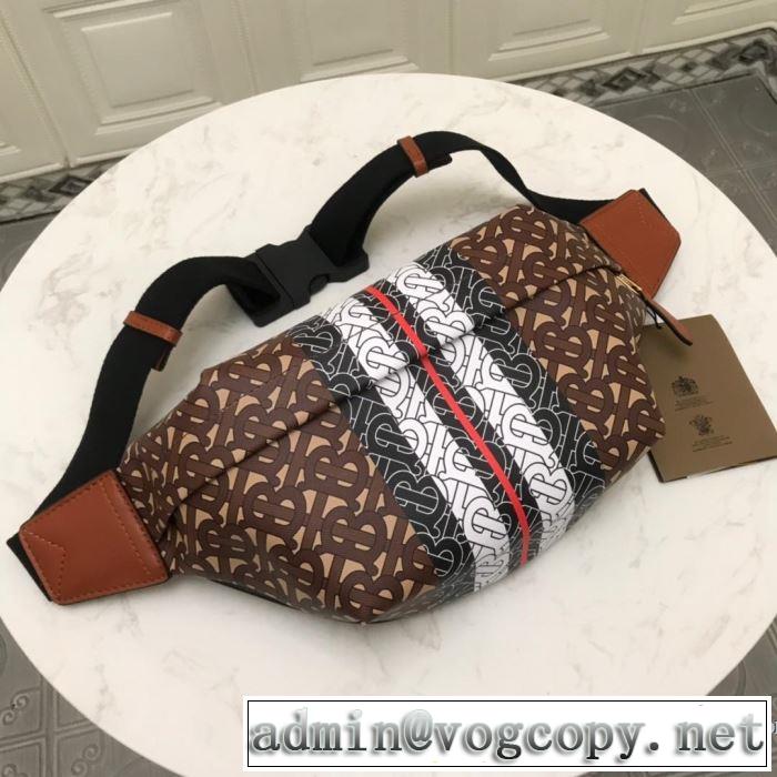 キレイめ感が強い  風通しの良いフレア バーバリー BURBERRY今旬のシルエットバランス ウエストポーチ