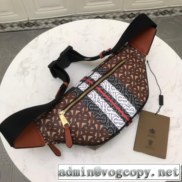 キレイめ感が強い  風通しの良いフレア バーバリー BURBERRY今旬のシルエットバランス ウエストポーチ