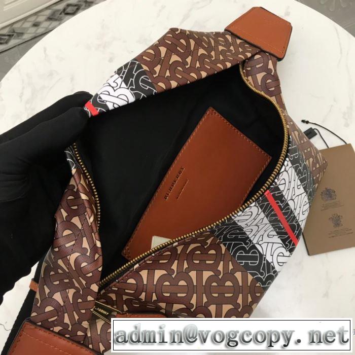 キレイめ感が強い  風通しの良いフレア バーバリー BURBERRY今旬のシルエットバランス ウエストポーチ