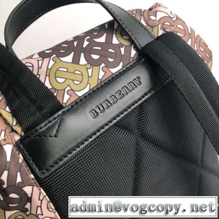 気持ちいい真夏日にぴったり リュック 清潔感のある肌見せ  バーバリー BURBERRY おしゃれな夏ファッション2019