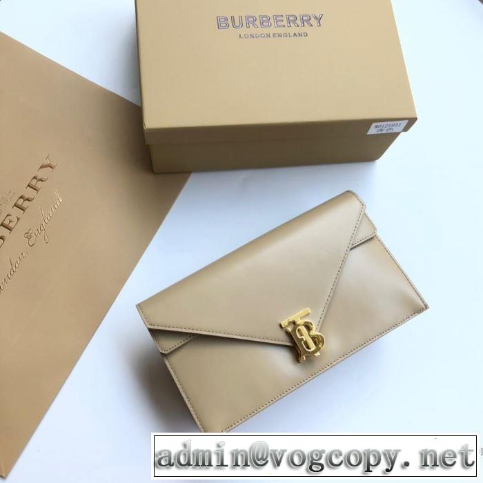 素敵カジュアルの春夏コレクション レディースバッグ  新作コレクションを見る バーバリー BURBERRY 2019年の春夏に着たい