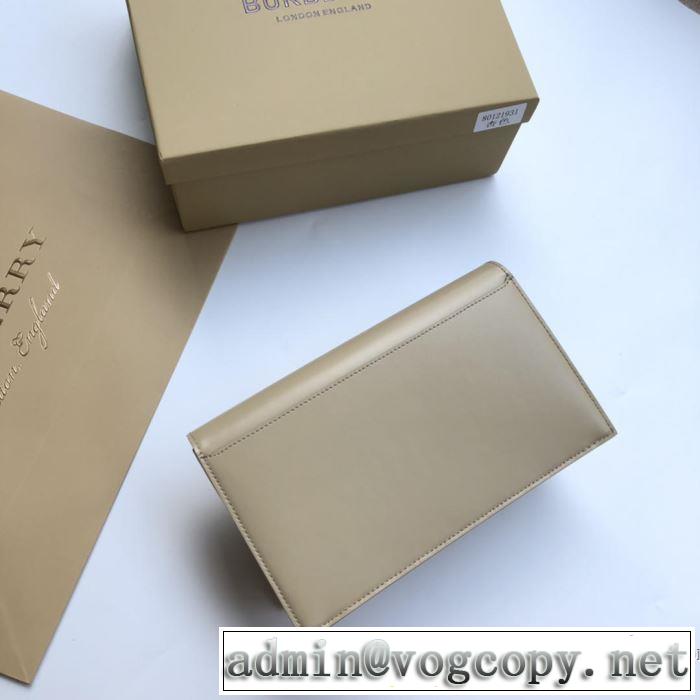 素敵カジュアルの春夏コレクション レディースバッグ  新作コレクションを見る バーバリー BURBERRY 2019年の春夏に着たい