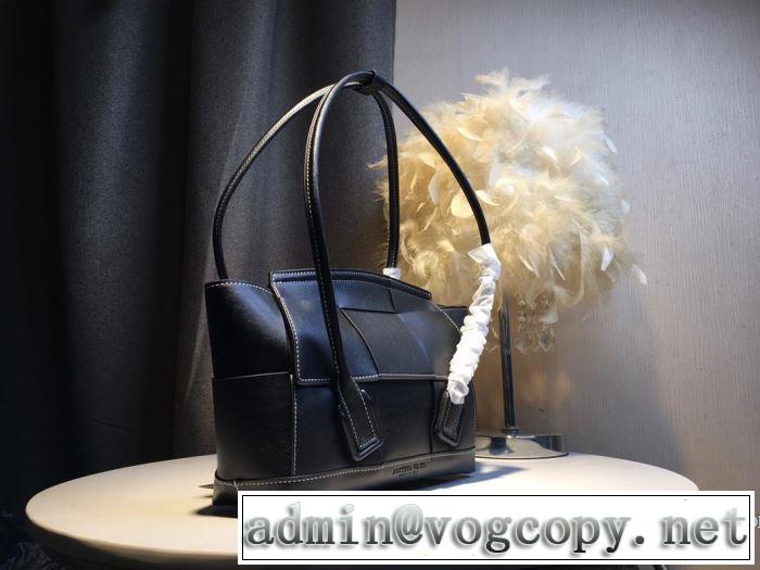 《2019年》今、注目のストリート ボッテガ ヴェネタ 爽やかな色合い BOTTEGA VENETA  レディースバッグ 素敵なスタイルで夏の定番 多色選択可