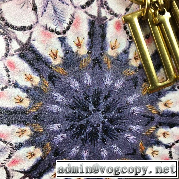 ディオール DIOR ハンドバッグ 2019年春夏のトレンドアイテム 春夏シンプルファッションでOK！