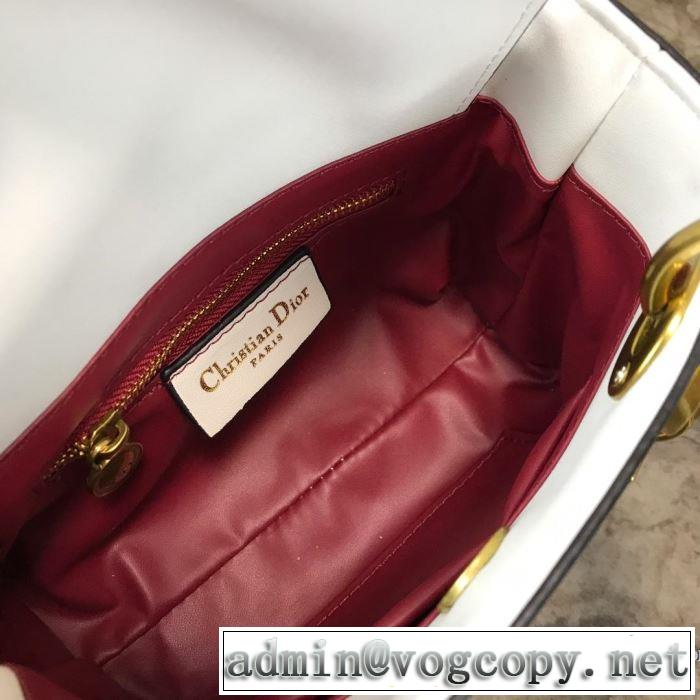ディオール DIOR ハンドバッグ 2019年春夏のトレンドアイテム 春夏シンプルファッションでOK！