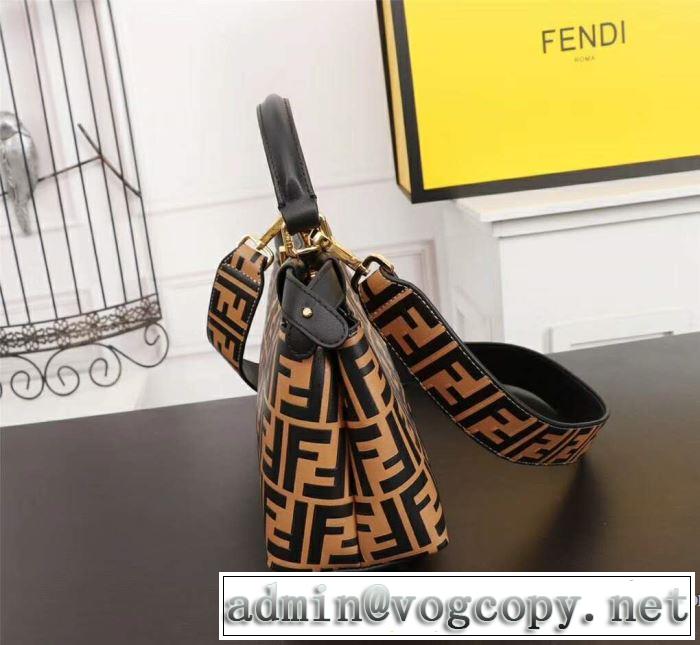 2019春夏も引き続きトレンド 春夏の流行りトップス フェンディ FENDI ハンドバッグ  2色可選