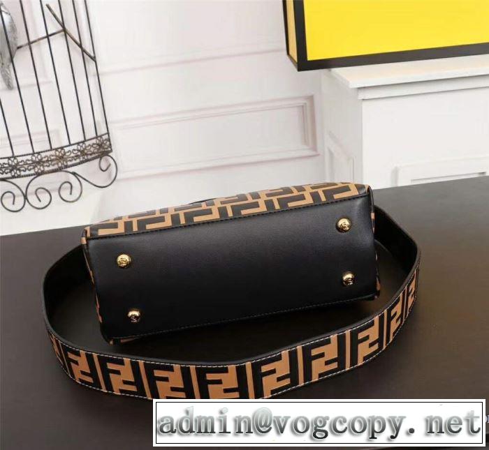 2019春夏も引き続きトレンド 春夏の流行りトップス フェンディ FENDI ハンドバッグ  2色可選