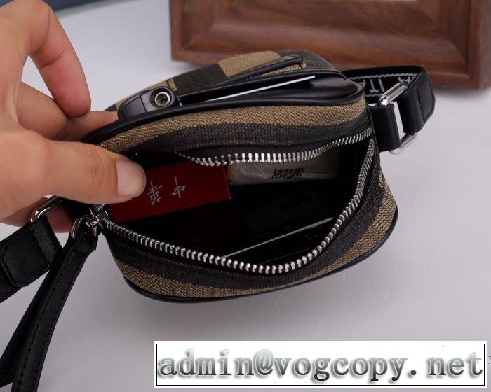 フェンディ FENDI 目を引く春夏トップス  レディースバッグ【2019年】夏のファッション  多色選択可 優しい雰囲気スタイリッシュに