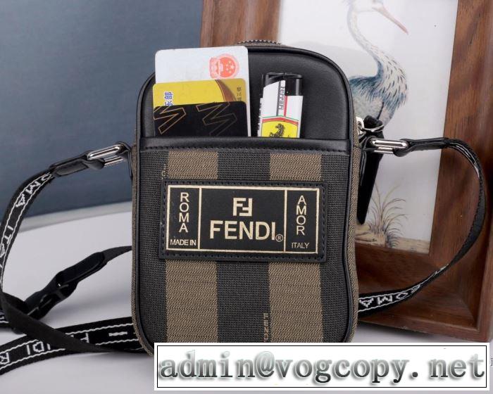 フェンディ FENDI 目を引く春夏トップス  レディースバッグ【2019年】夏のファッション  多色選択可 優しい雰囲気スタイリッシュに