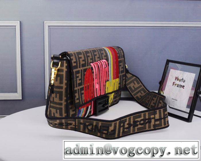 気持ちいい真夏日にぴったり フェンディ FENDI 季節感のあるファッション  レディースバッグ おしゃれな夏ファッション2019