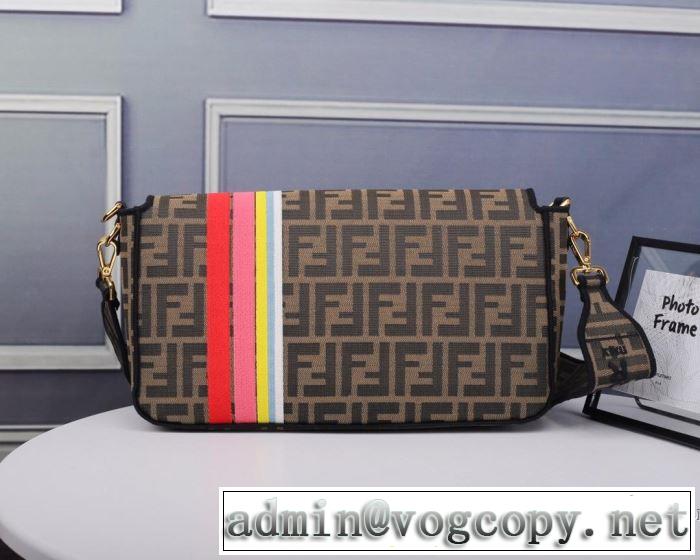 気持ちいい真夏日にぴったり フェンディ FENDI 季節感のあるファッション  レディースバッグ おしゃれな夏ファッション2019