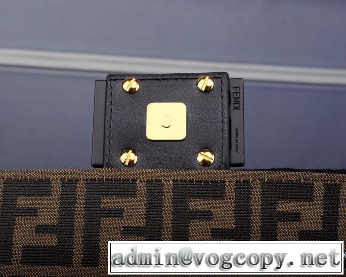 気持ちいい真夏日にぴったり フェンディ FENDI 季節感のあるファッション  レディースバッグ おしゃれな夏ファッション2019
