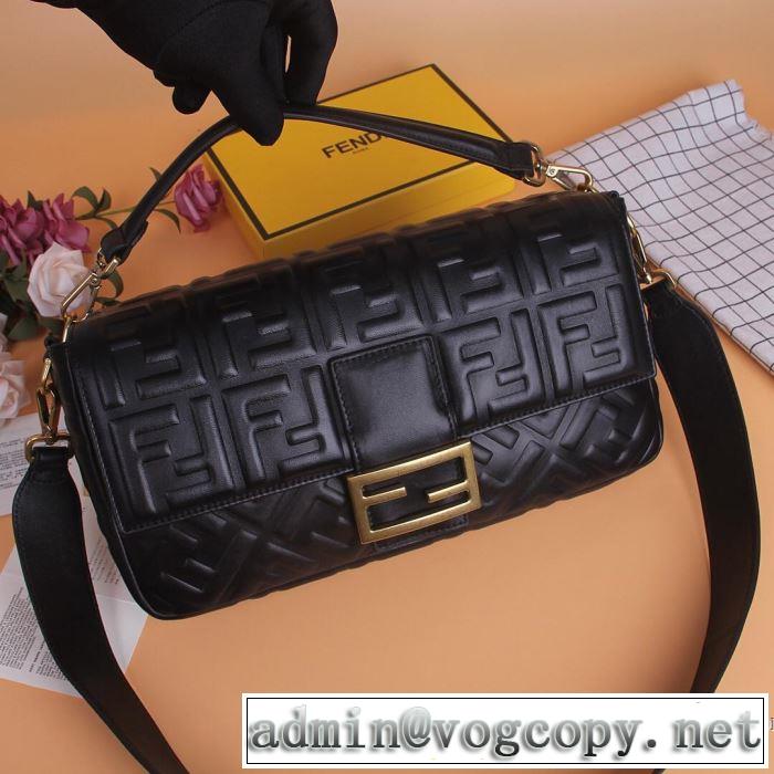 着回し力も抜群です！ フェンディ FENDI 《2019年》今、注目のストリート  レディースバッグ 多色選択可 素敵なスタイルで夏の定番